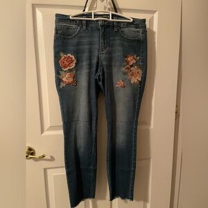 GUC Embroidered aria 12P Jeans